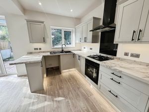 Kitchen- click for photo gallery